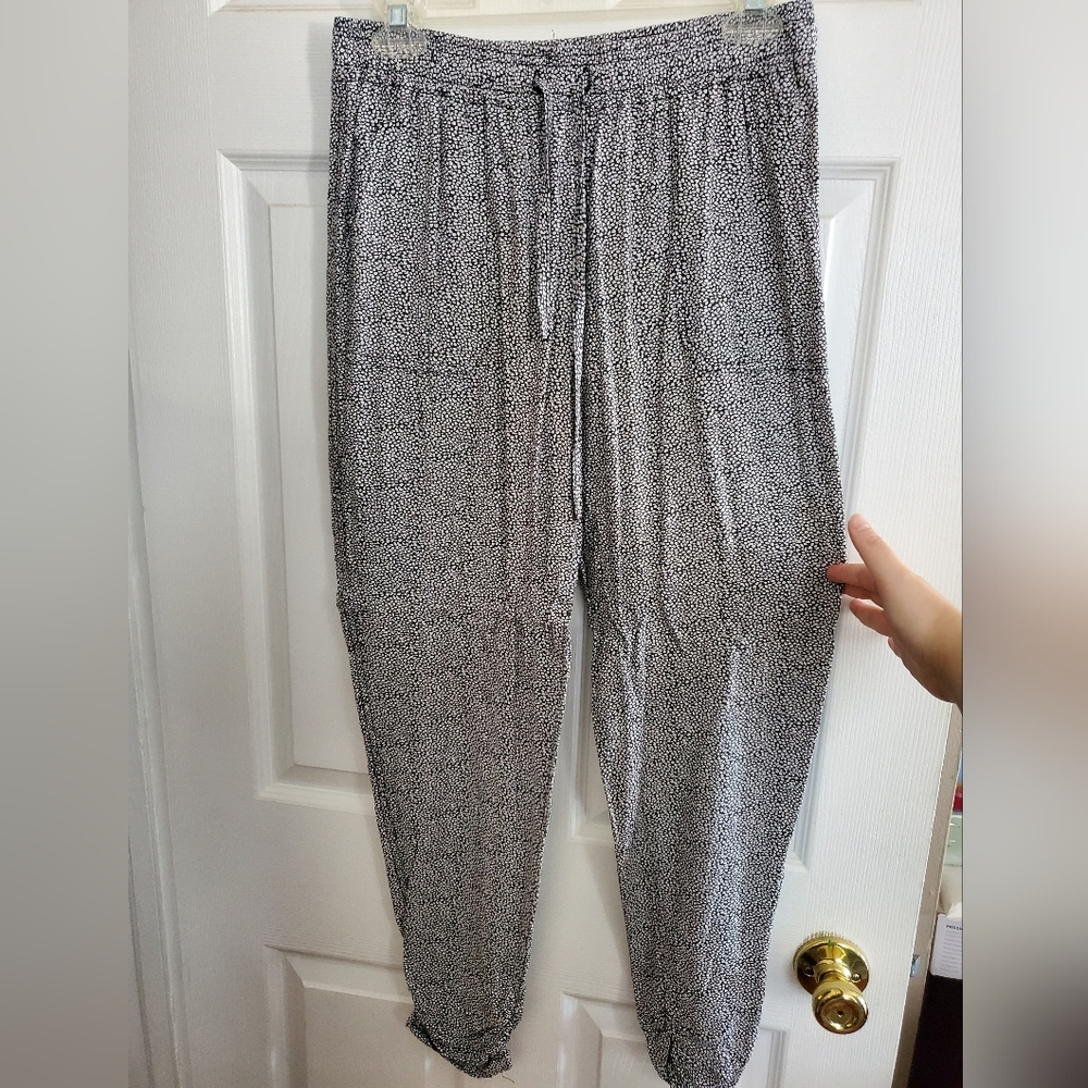 Women's Black and White Patterned Pants